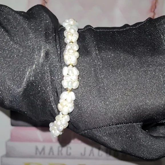 Vtg GENUINE PEARL BRACELET WITH AMAZING CLOSURE EUC🌹(ALREADY CLEAN POLISHED)EUC - Picture 3 of 8